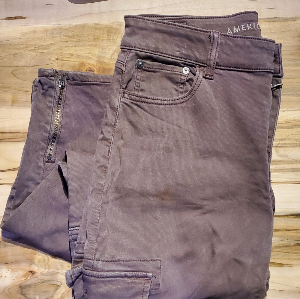 AMERICAN EAGLE | Brown Cargo High Rise Stretch Jeans in Size 10 Regular